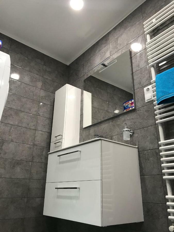 Swiss Apartment Mosonmagyaróvár Buitenkant foto